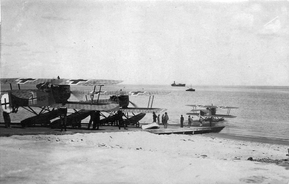 Hansa-Brandenburg W12