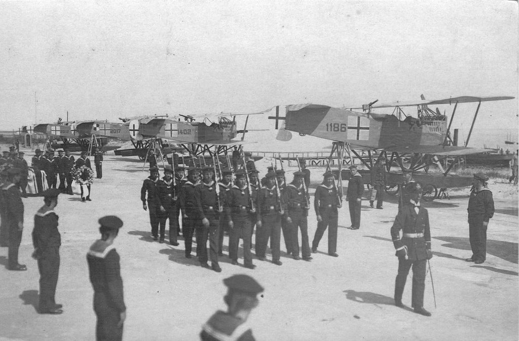 Hansa-Brandenburg W12