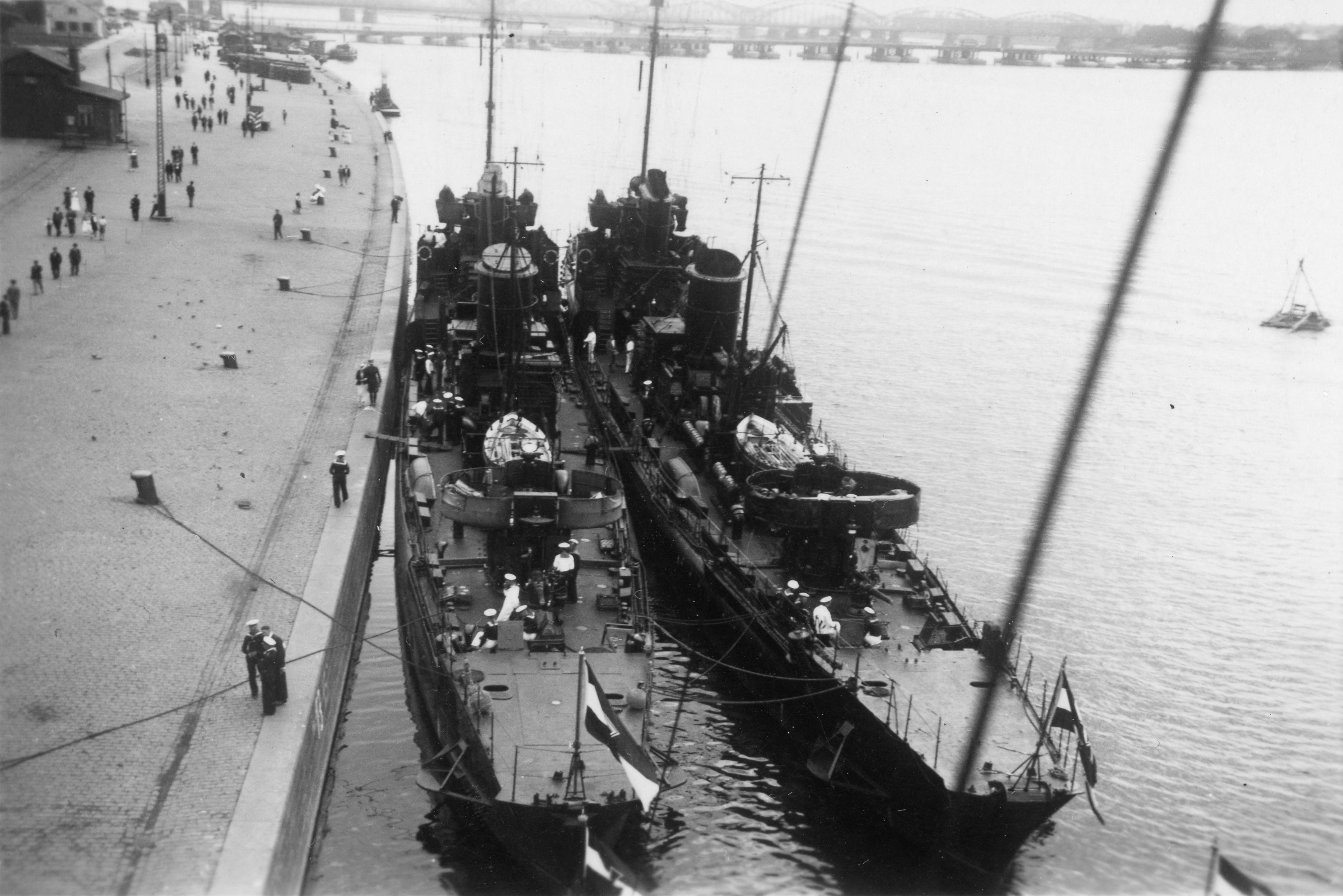 T156
