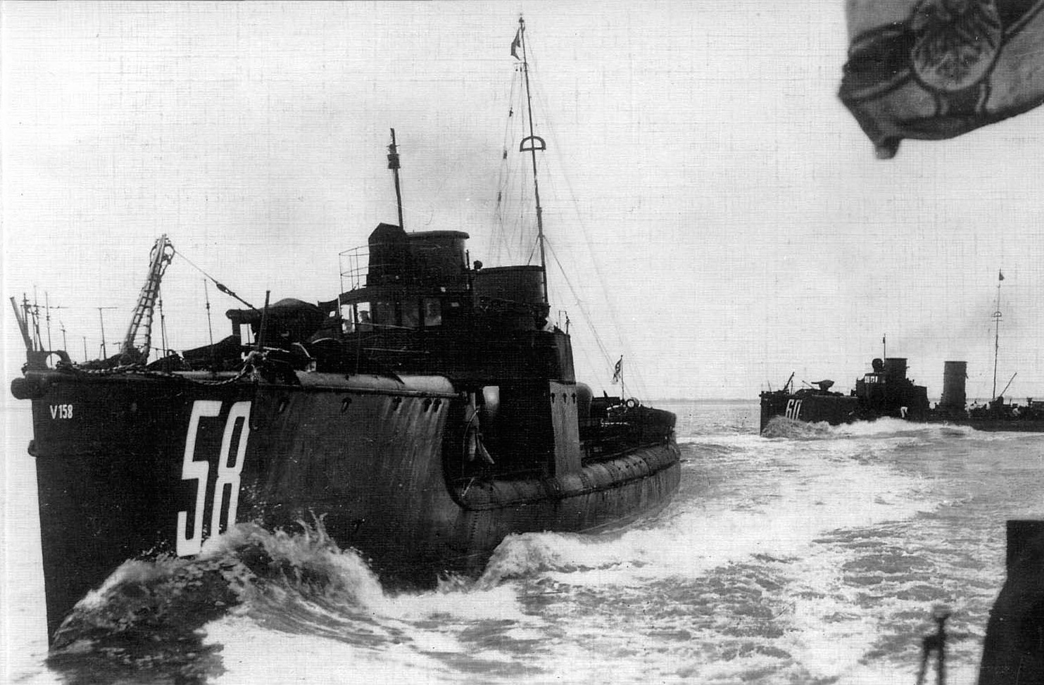 V158