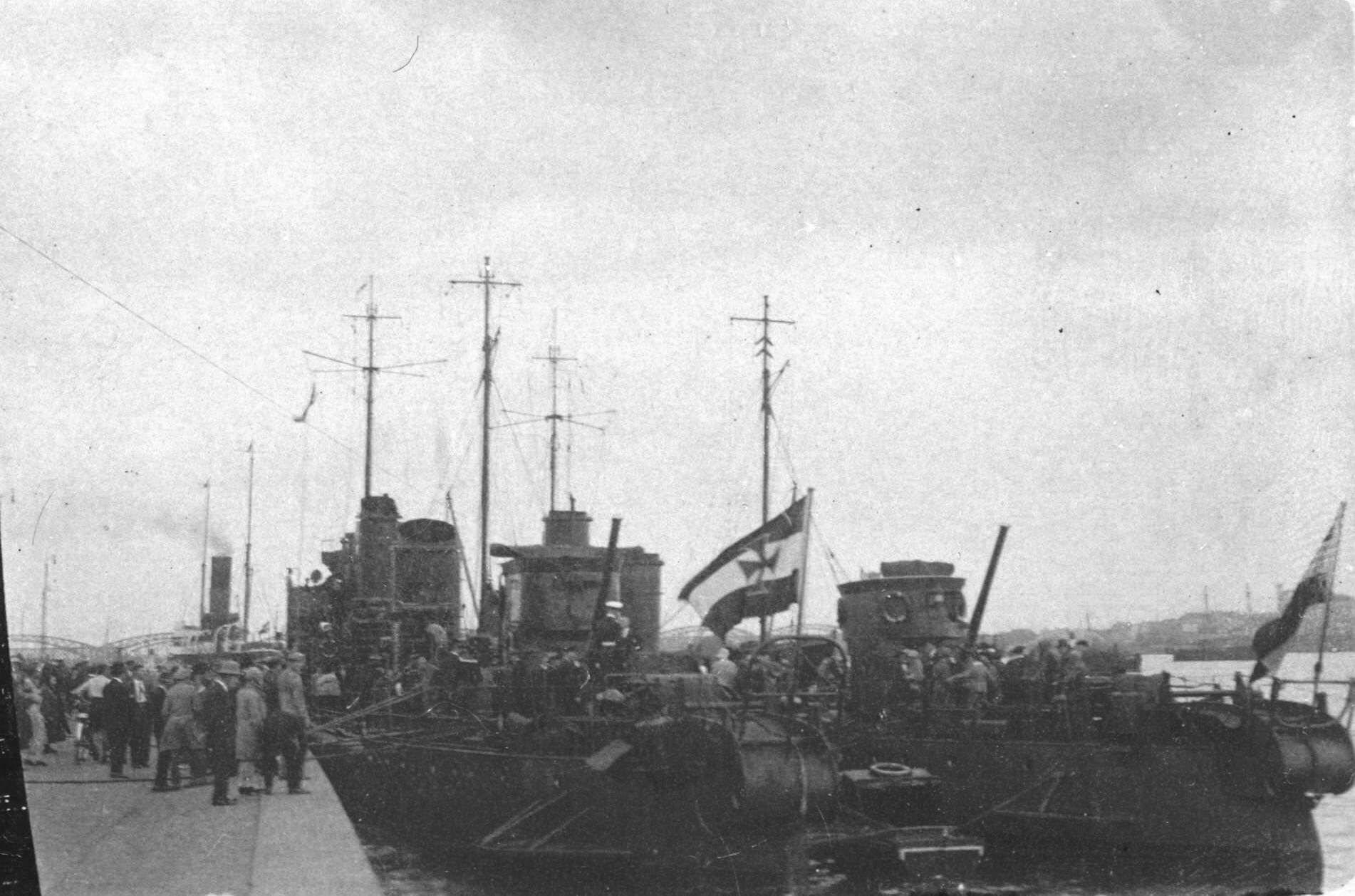 T196