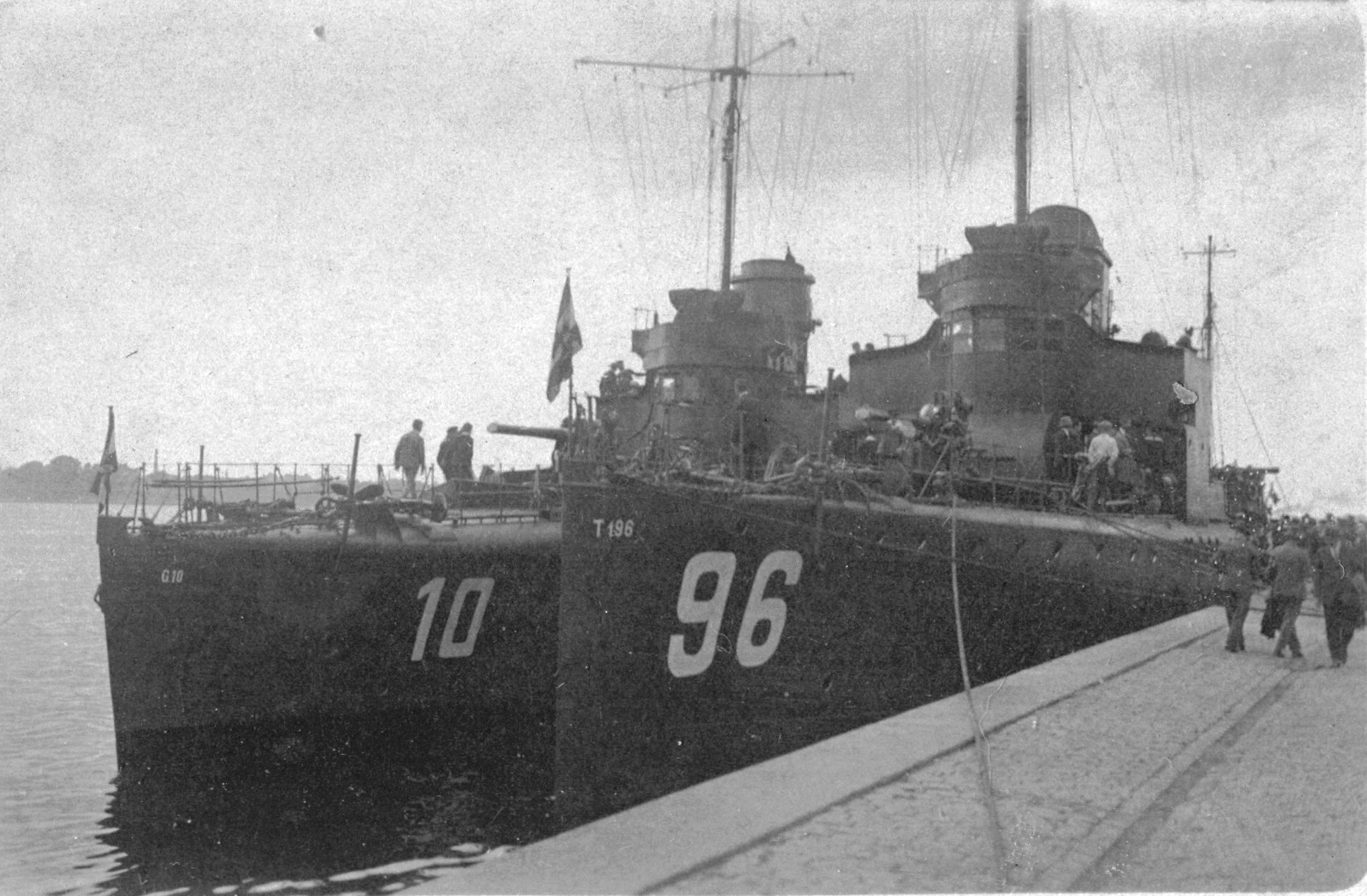 T196